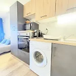 6 Pers Clim,piscine,parking,2 Balcons Apartment *