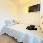 6 Pers Clim,piscine,parking,2 Balcons Apartment