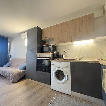 Apartment 6 Pers Clim,piscine,parking,2 Balcons
