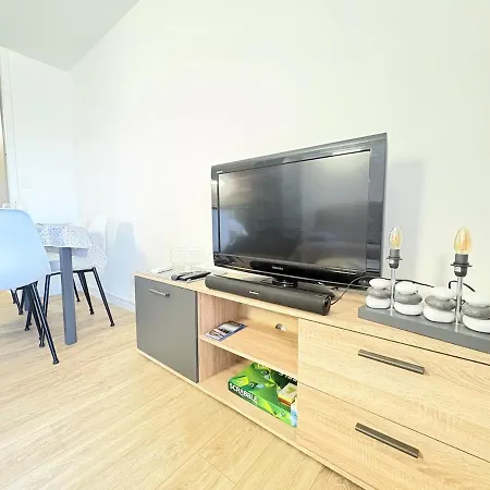 6 Pers Clim,piscine,parking,2 Balcons Apartmán